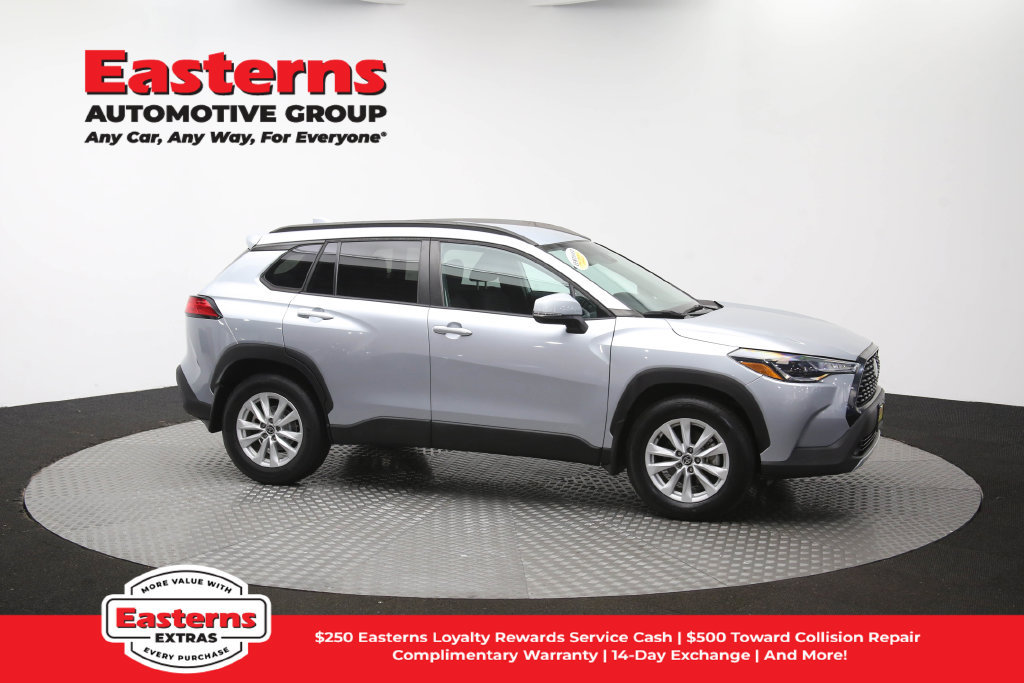 Used 2022 Toyota Corolla Cross LE AWD/4WD image 44