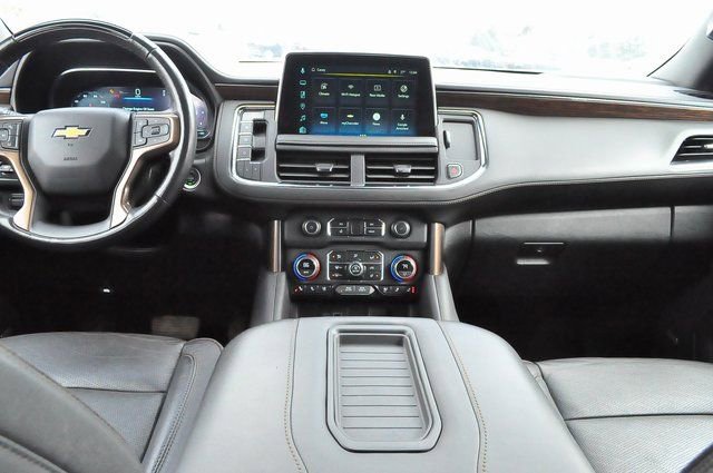 Used 2024 Chevrolet Suburban High Country w/ Advanced Technology Package image 17