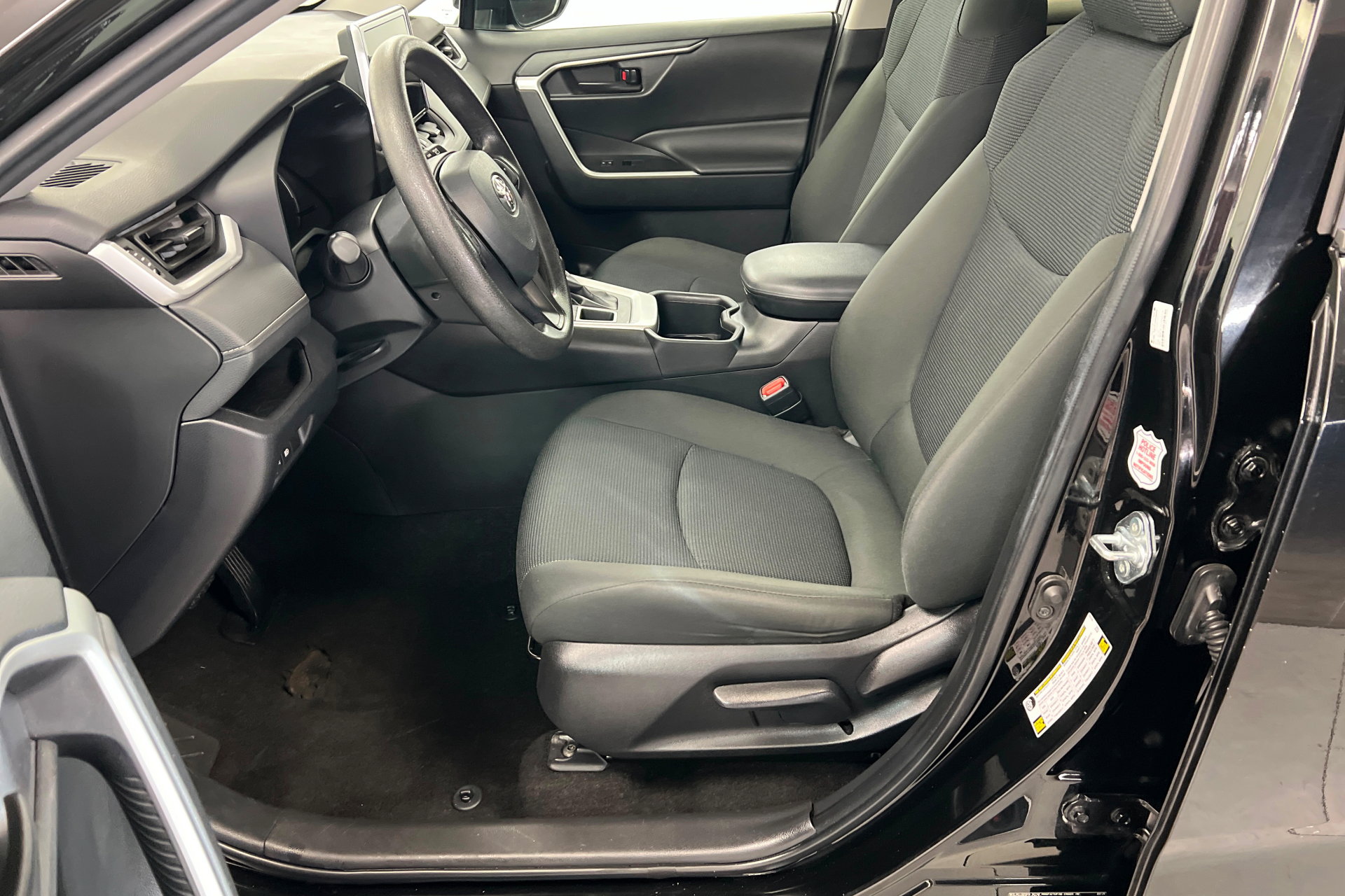 Used 2024 Toyota RAV4 LE image 18