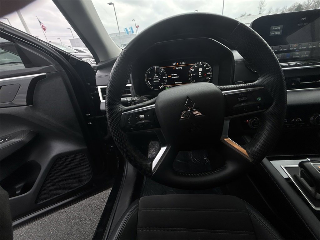 Used 2023 Mitsubishi Outlander SE image 20