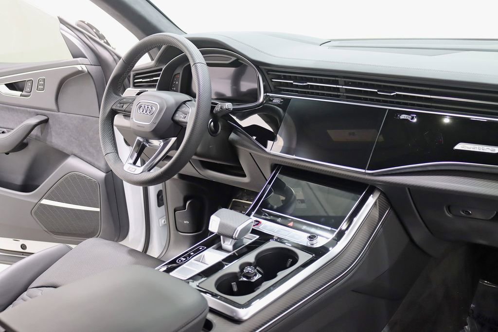 Used 2026 Audi RS Q8 performance image 34