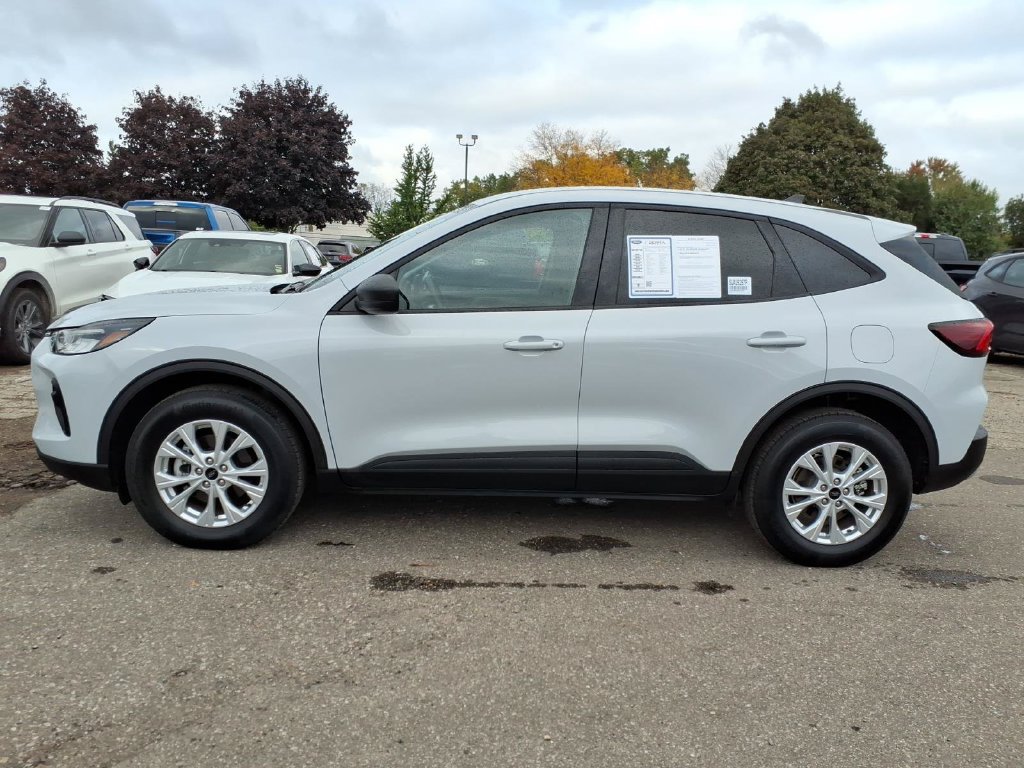 Used 2025 Ford Escape Active w/ Tech Pack #1 AWD/4WD image 2