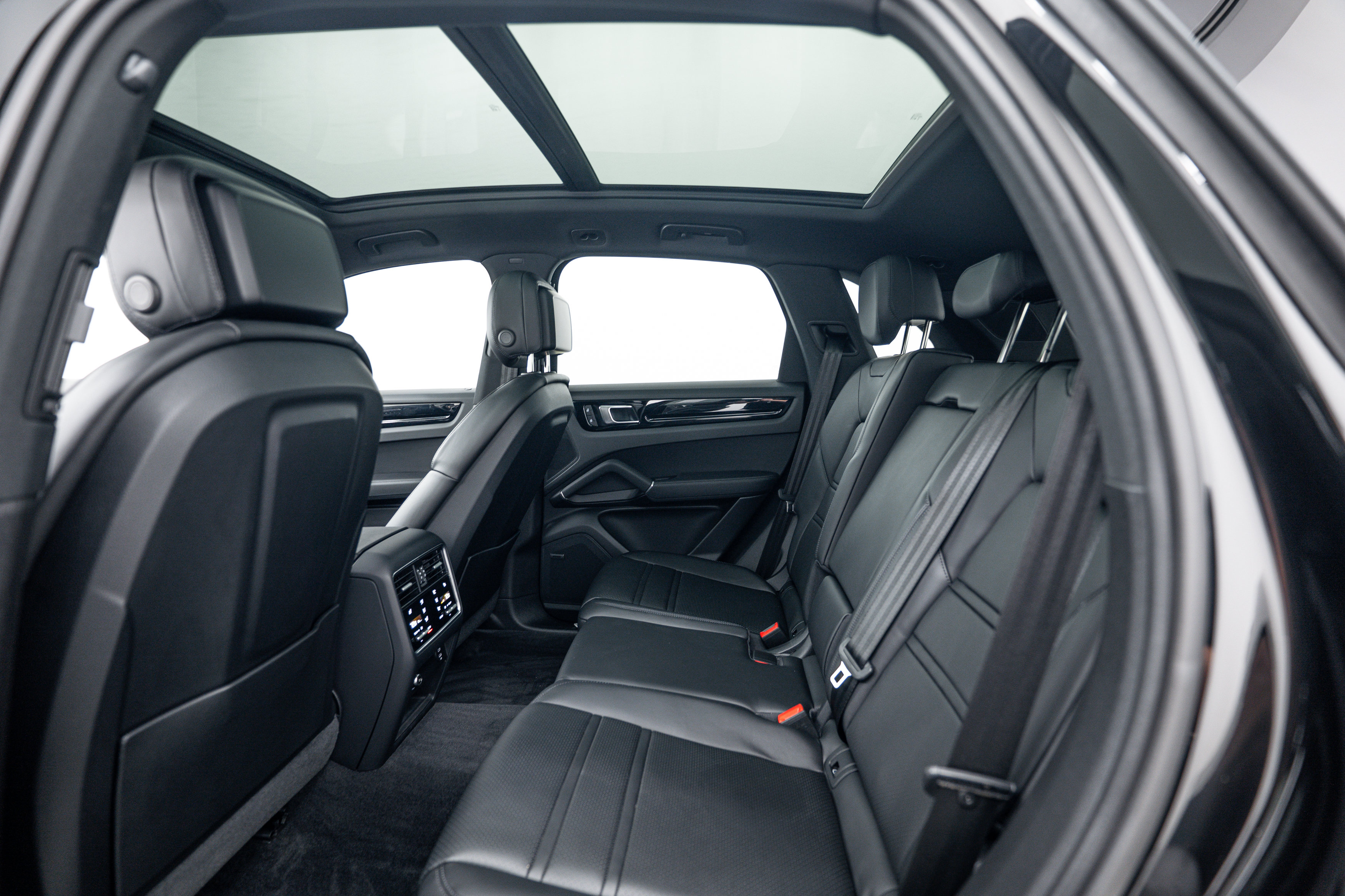 Certified 2023 Porsche Cayenne S AWD/4WD image 22