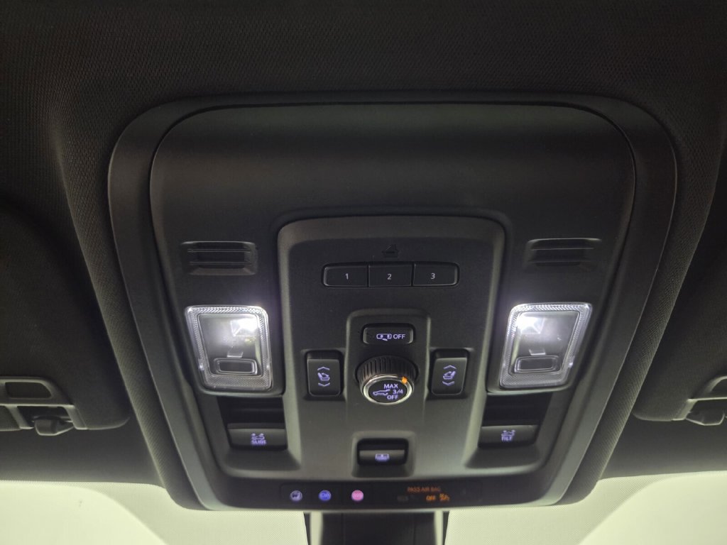 Used 2022 GMC Yukon SLT w/ SLT Premium Package RWD image 15