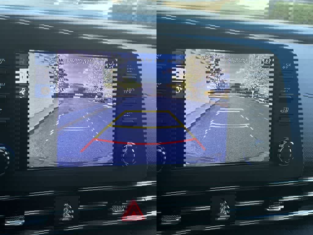 Used 2025 Hyundai Elantra SE image 19