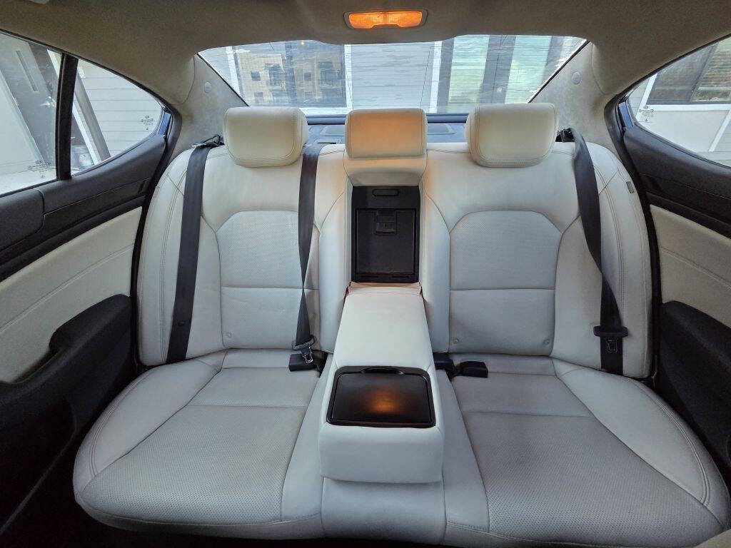 Used 2014 Kia Cadenza Premium w/ Technology Package image 18