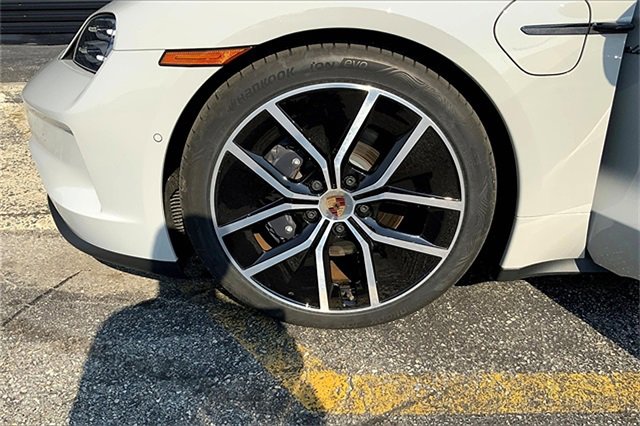 New 2025 Porsche Taycan image 14