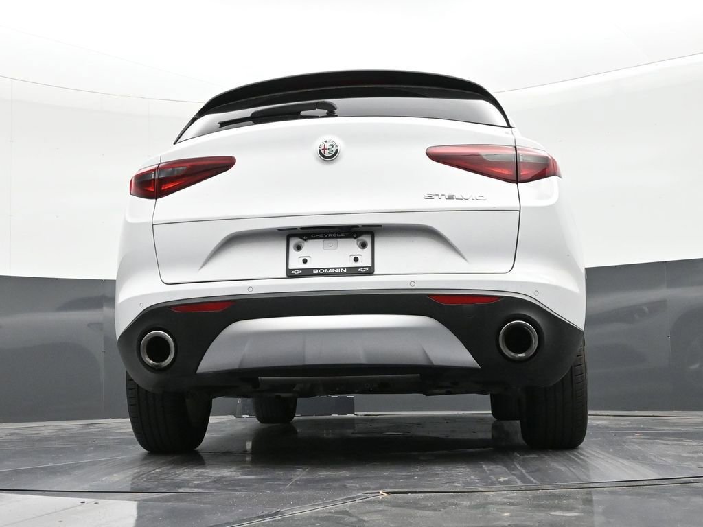 Used 2020 Alfa Romeo Stelvio Base image 23