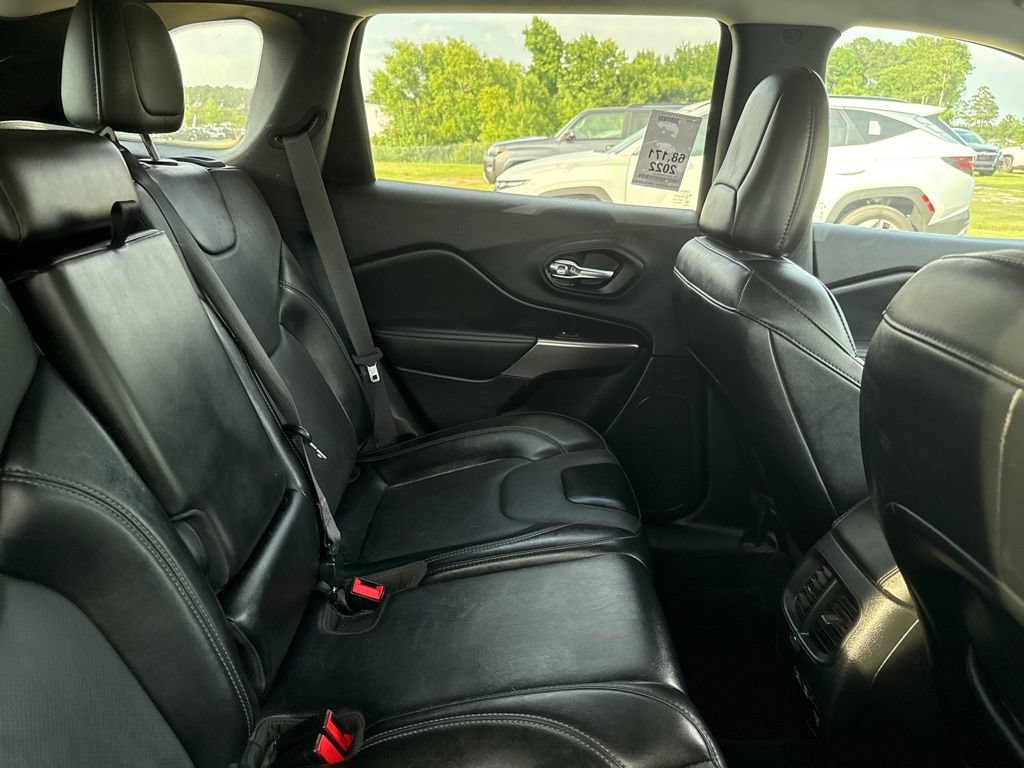 Used 2022 Jeep Cherokee Limited AWD/4WD image 13