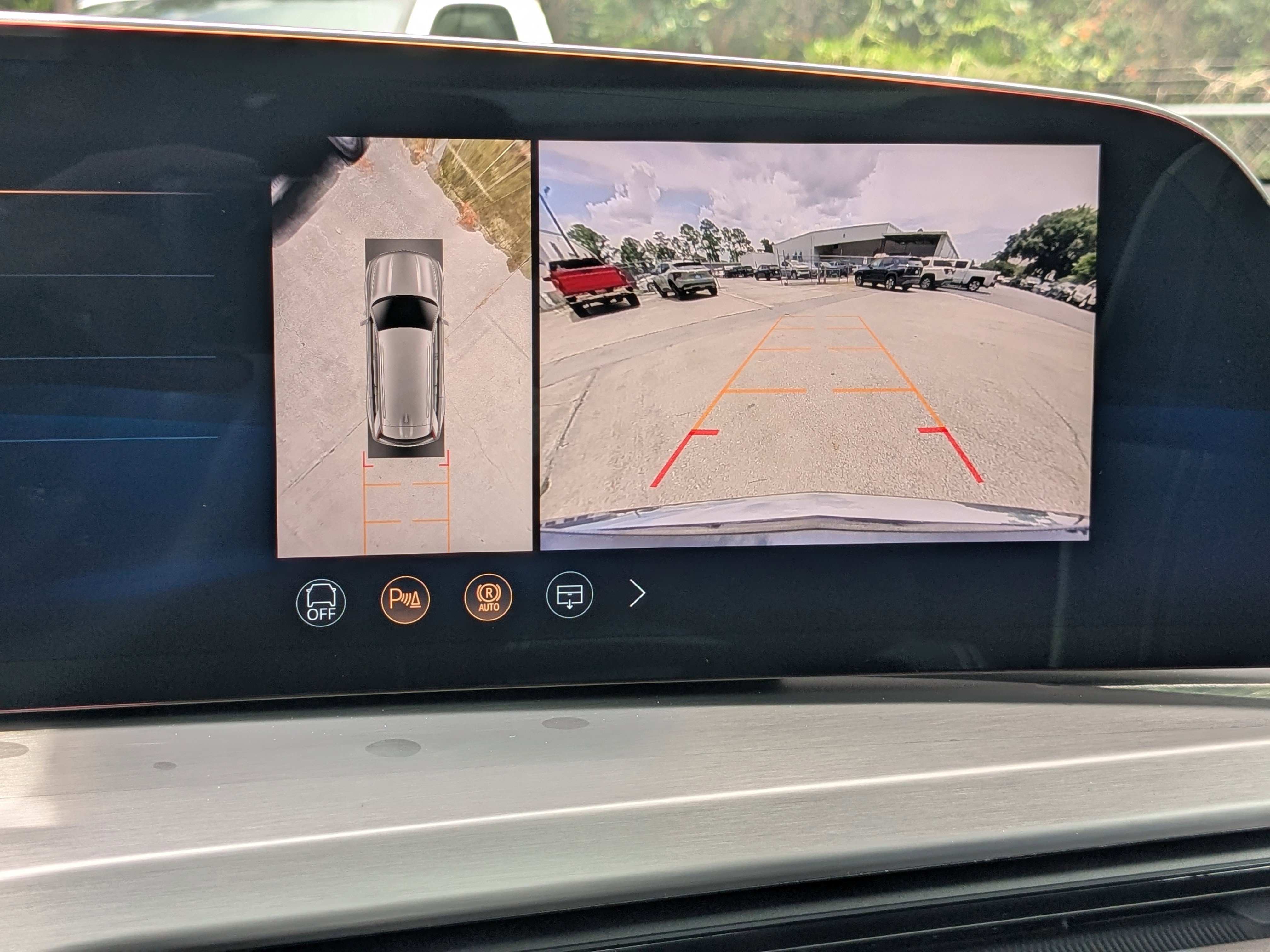 New 2026 Cadillac Vistiq Premium Luxury w/ LPO, Floor Liner Package image 8