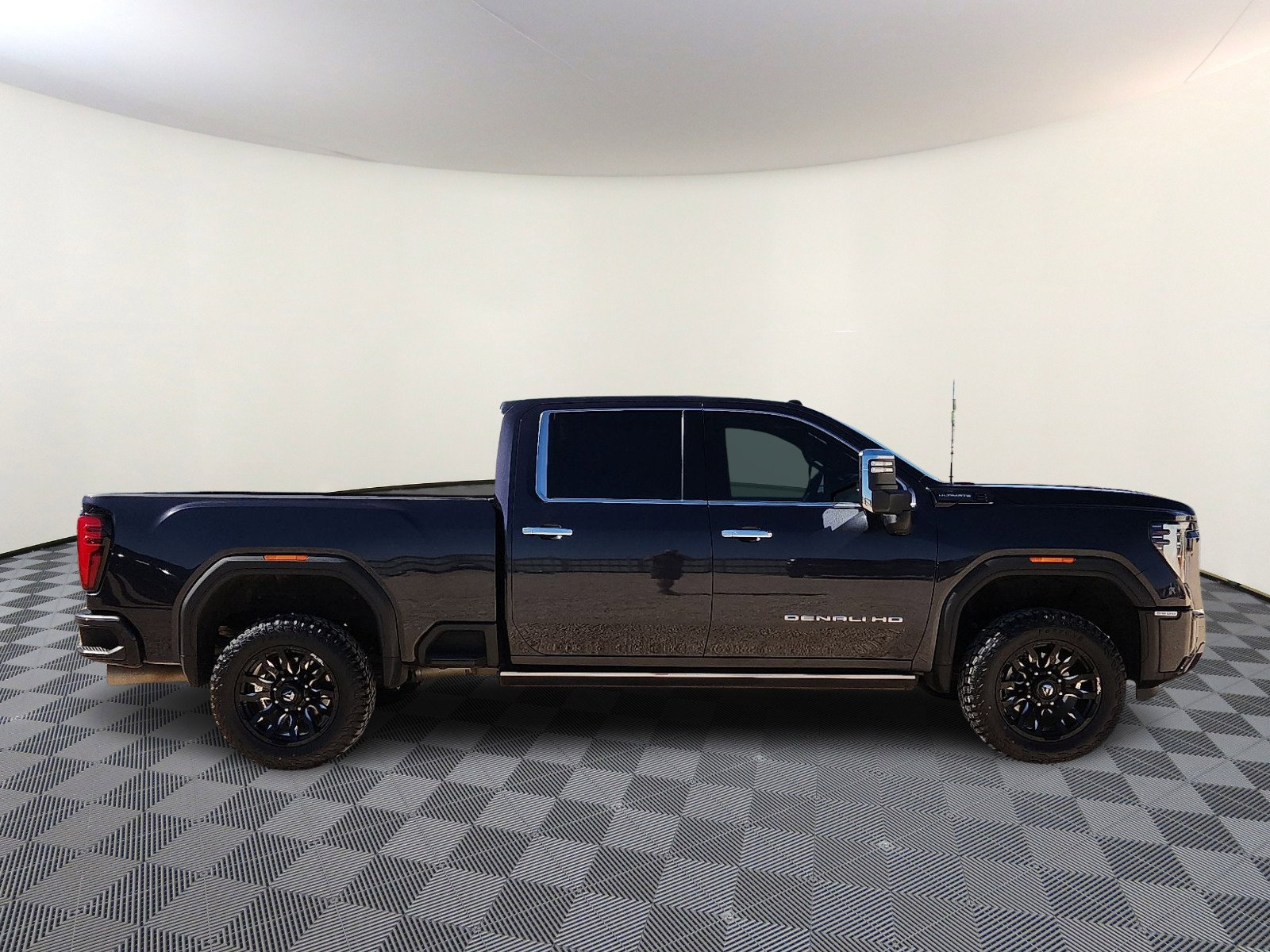 Used 2024 GMC Sierra 2500 Denali Ultimate w/ Max Trailering Package image 5
