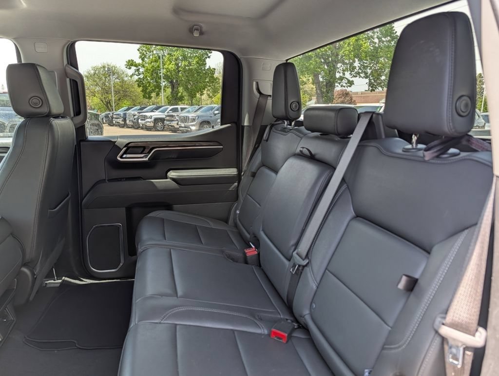 Used 2024 GMC Sierra 1500 SLT AWD/4WD image 30