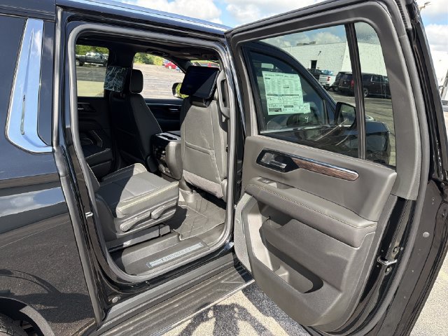 New 2026 Chevrolet Suburban Premier AWD/4WD image 29