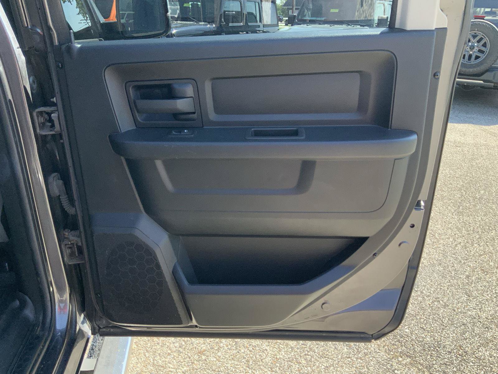 Used 2014 RAM 1500 Express AWD/4WD image 39