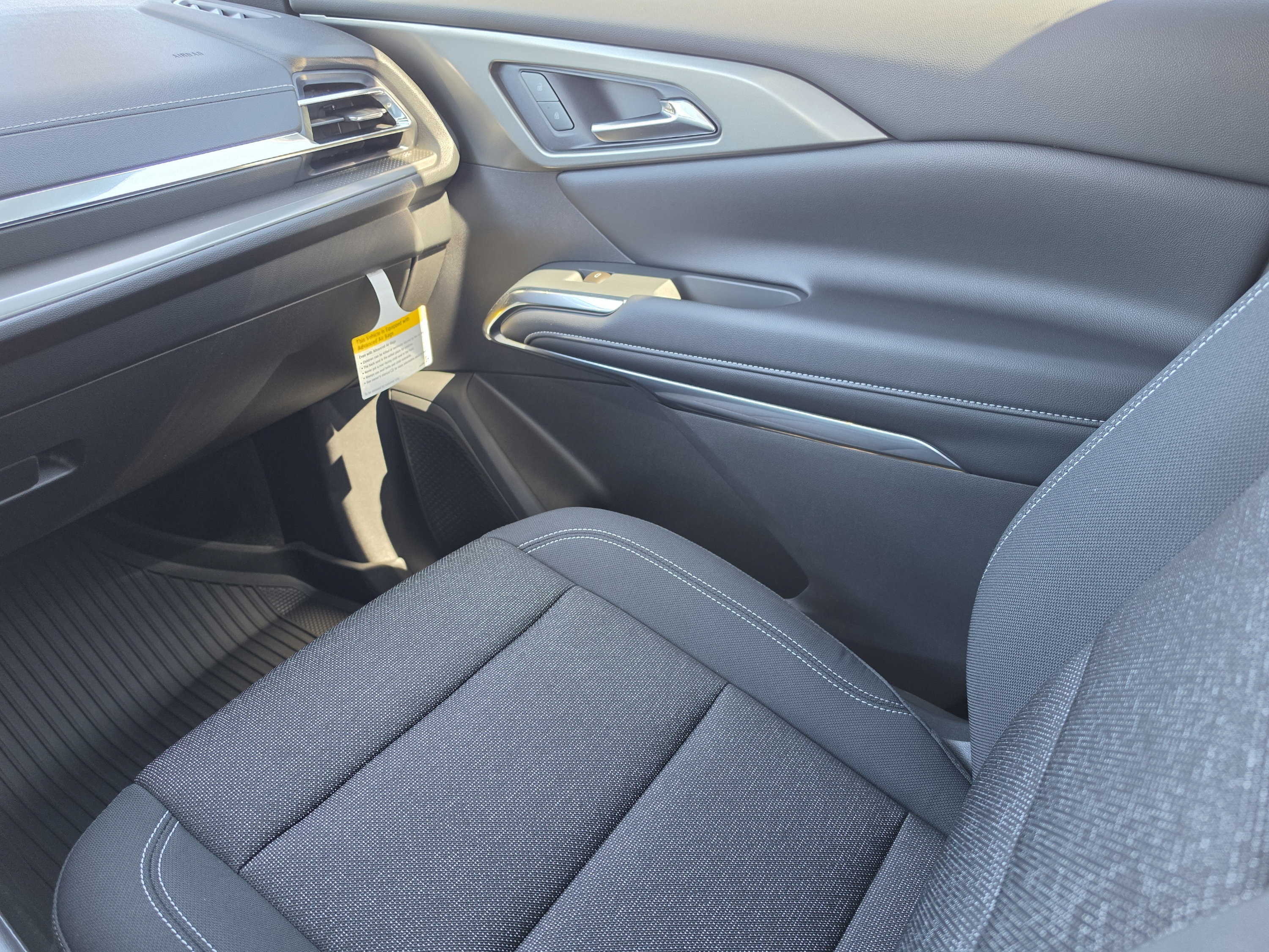 New 2027 Chevrolet Traverse LT w/ Driver Confidence Package FWD image 21