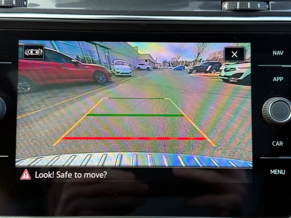 Certified 2022 Volkswagen Tiguan SEL R-Line image 19