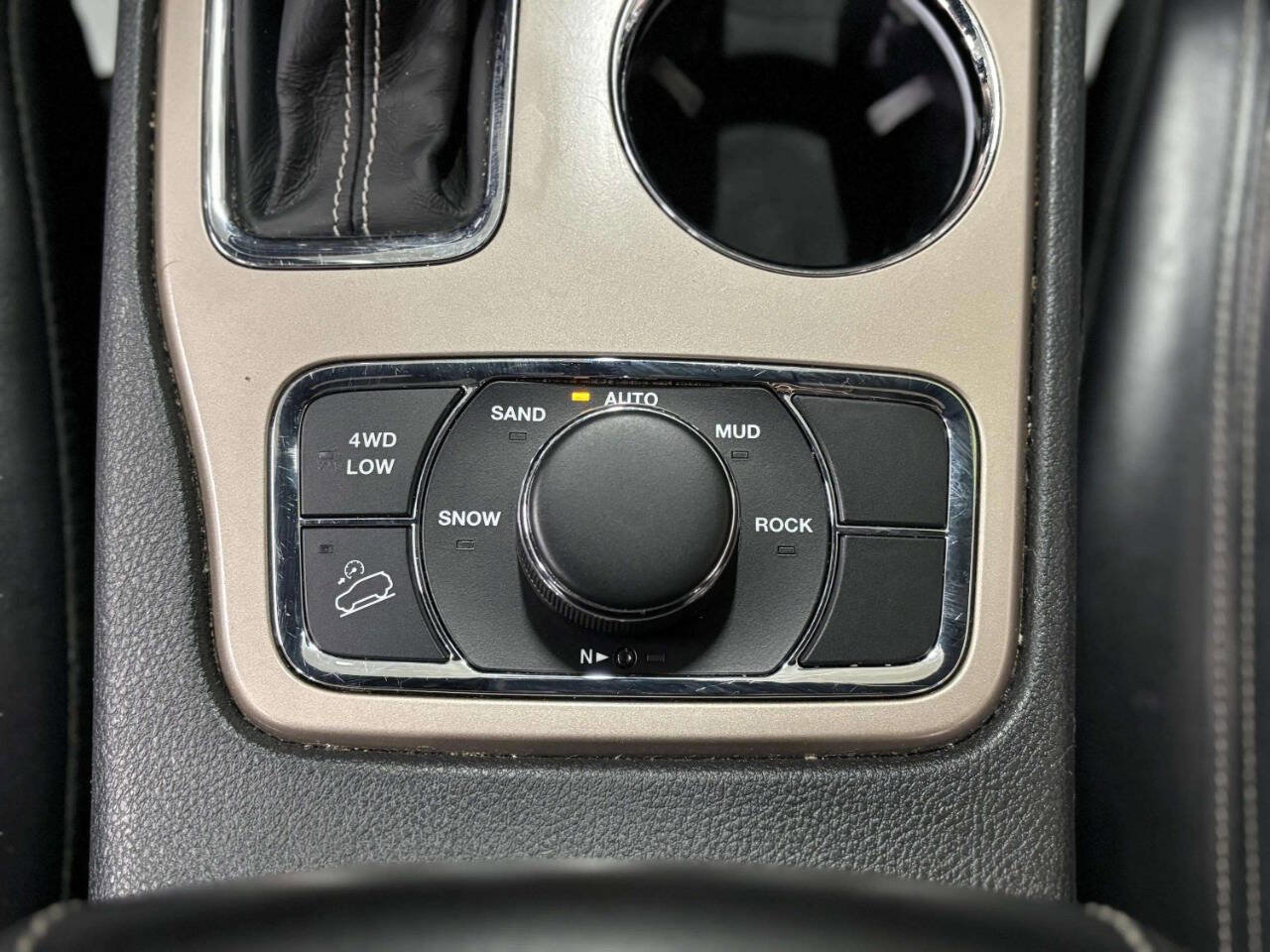 Used 2016 Jeep Grand Cherokee Limited AWD/4WD image 27