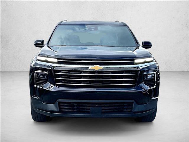 Used 2025 Chevrolet Traverse LT FWD image 3
