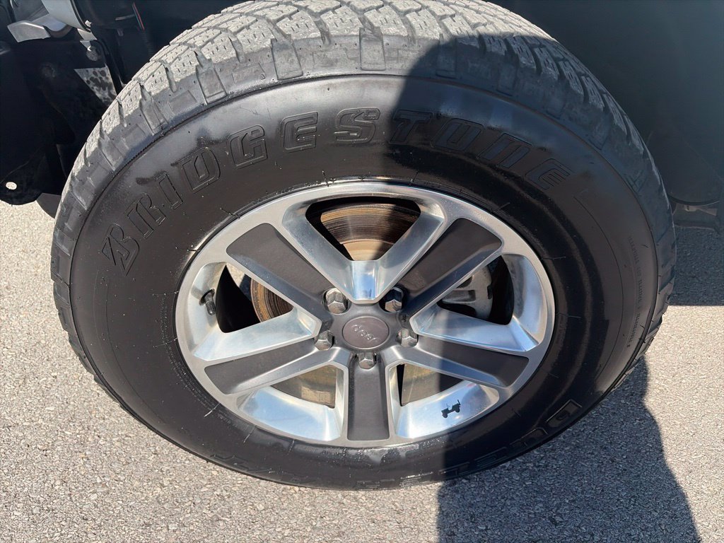 Used 2018 Jeep Wrangler Unlimited Sahara AWD/4WD image 10