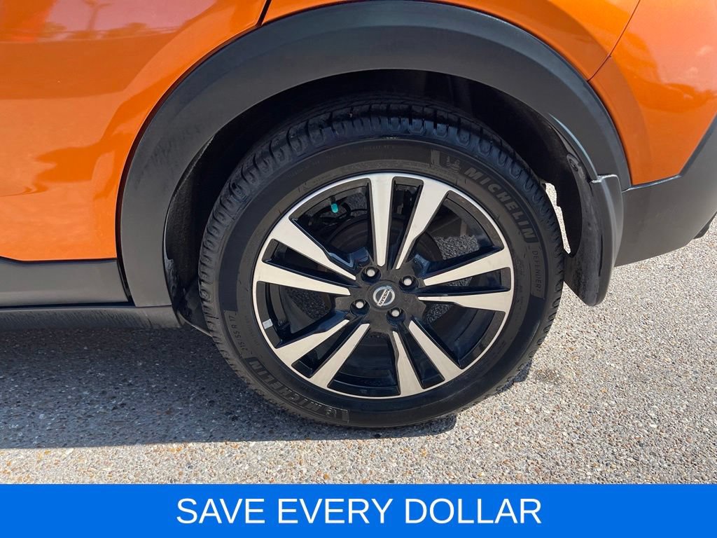 Used 2020 Nissan Kicks SR w/ SR Premium Package FWD image 23