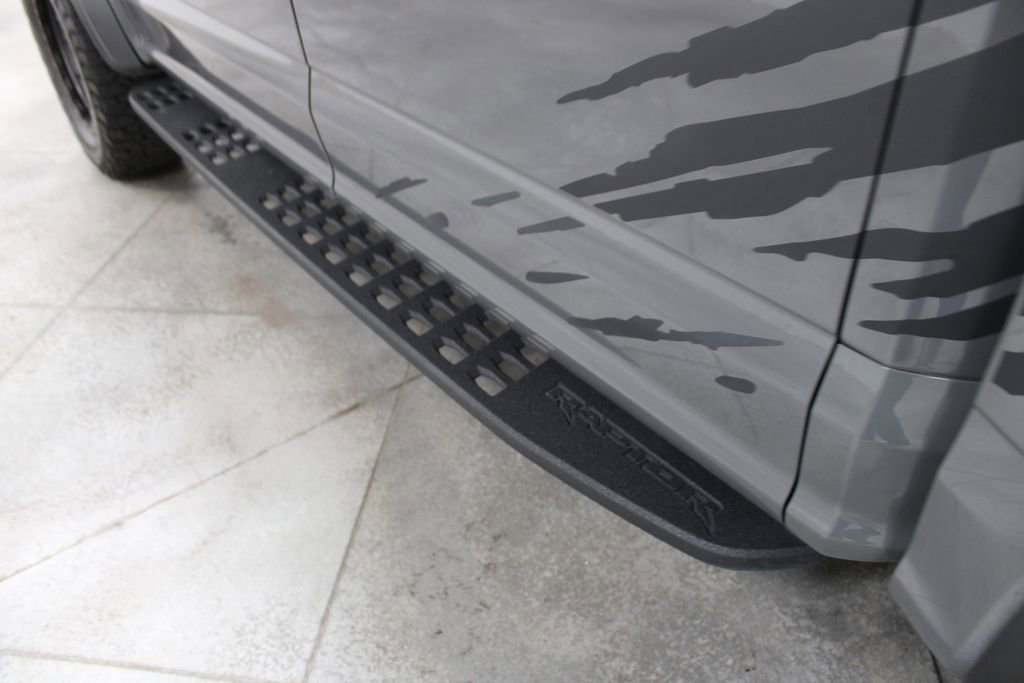 Used 2018 Ford F150 Raptor w/ Equipment Group 802A Luxury image 17