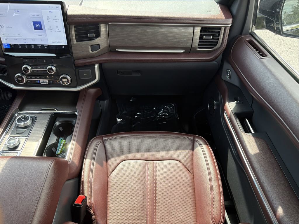 Used 2024 Ford Expedition Max Limited image 17