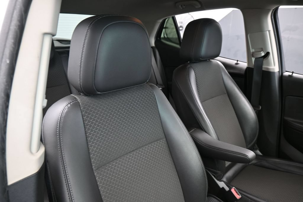 Used 2019 Buick Encore Preferred w/ Safety Package FWD image 38