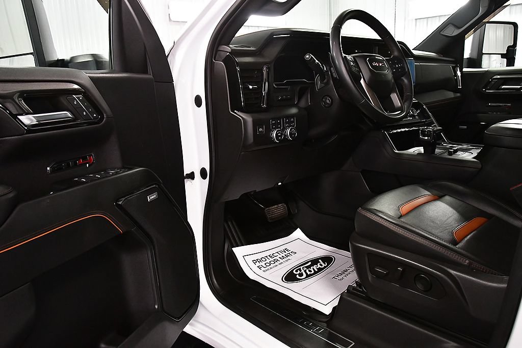 Used 2023 GMC Sierra 1500 AT4 w/ Technology Package AWD/4WD image 21