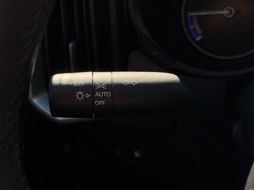 Used 2025 MAZDA CX-50 AWD 2.5 Hybrid w/ Premium Pkg image 28