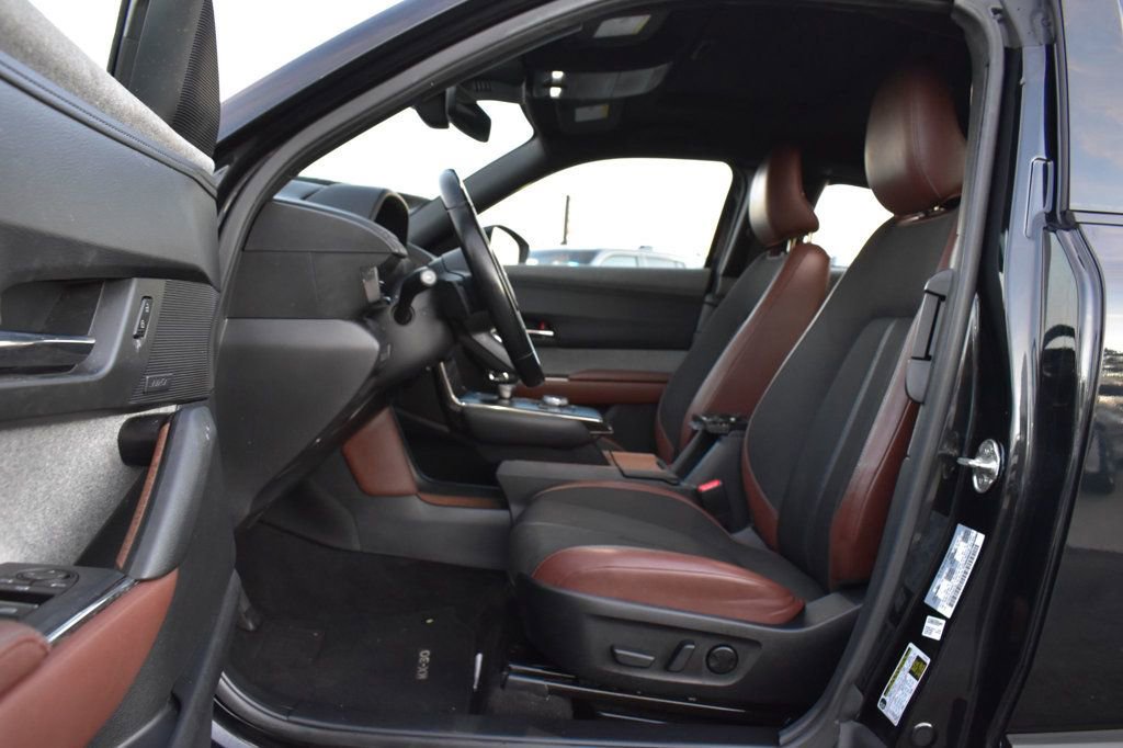 Used 2023 MAZDA MX-30 Electric w/ Premium Plus Pkg image 14