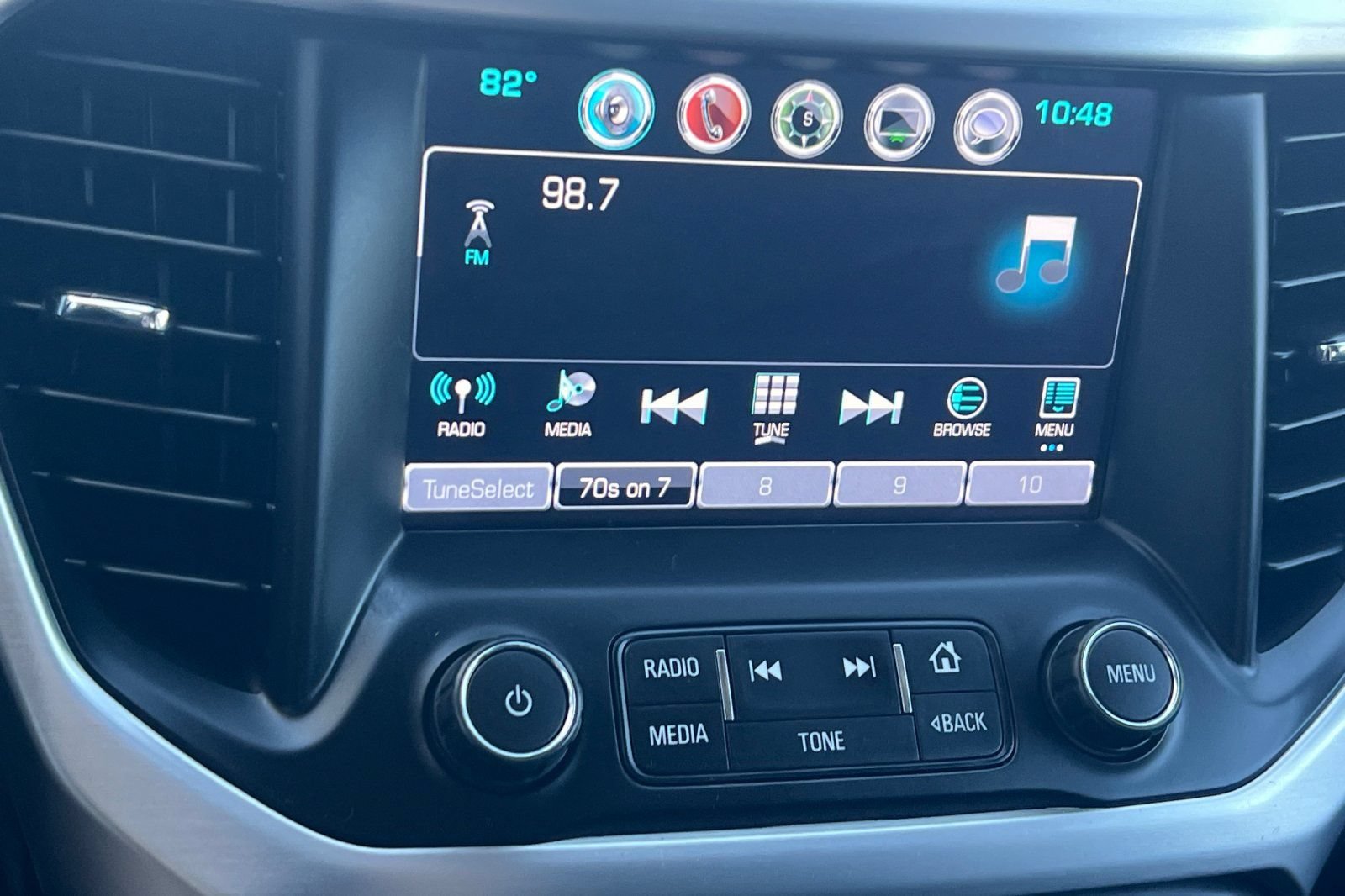 Used 2019 GMC Acadia SLT AWD/4WD image 16
