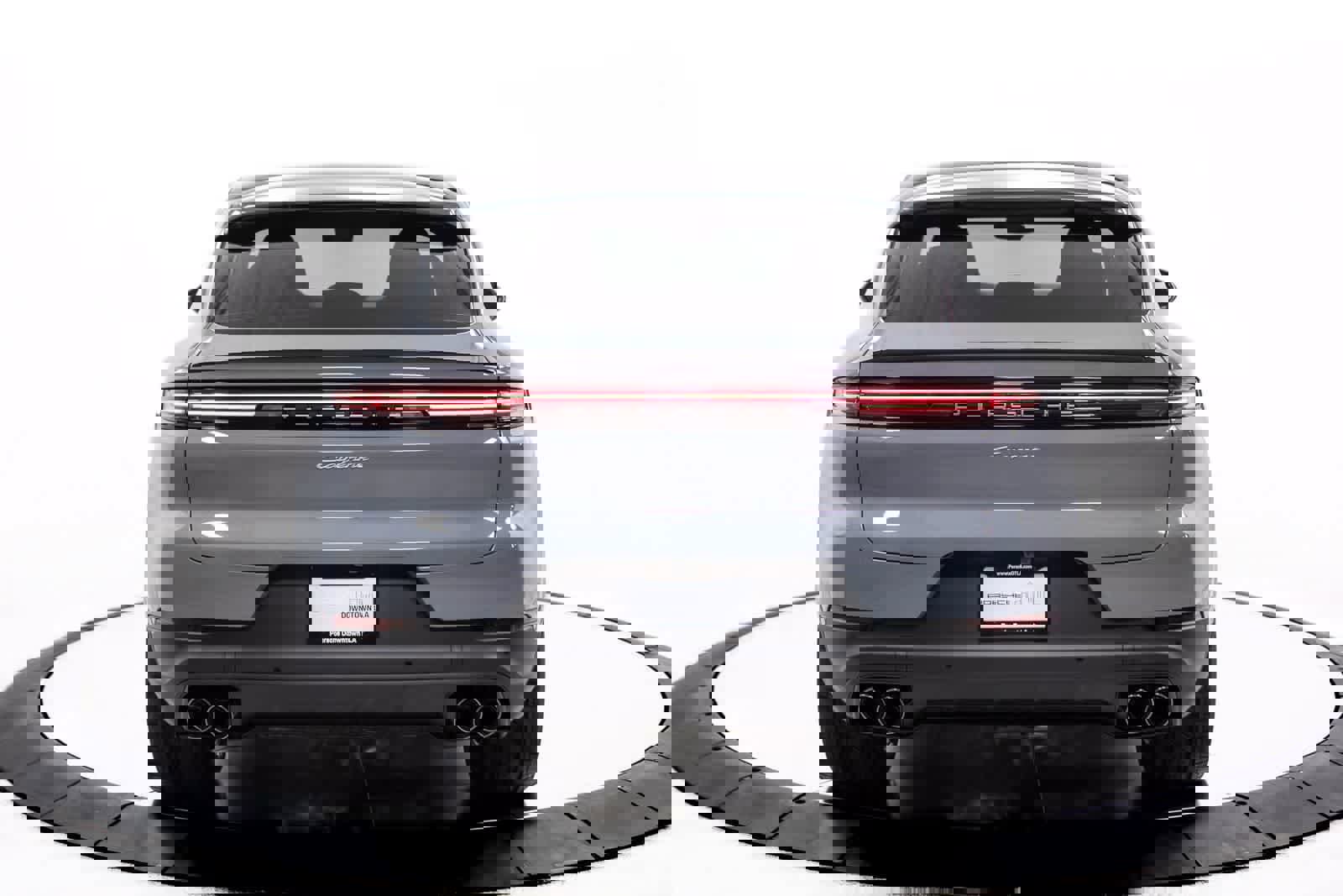 Certified 2025 Porsche Cayenne Coupe image 6