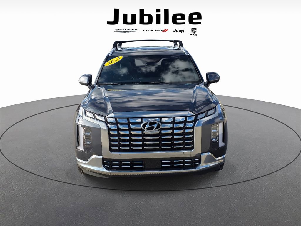 Used 2024 Hyundai Palisade Calligraphy image 2