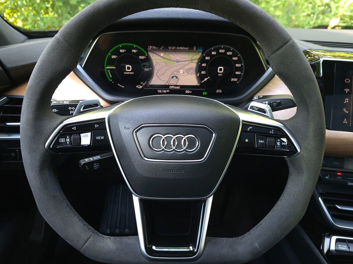 Used 2023 Audi e-tron GT Premium Plus AWD/4WD image 29