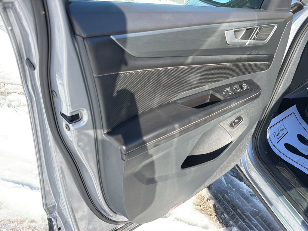 Used 2024 Volkswagen Atlas Cross Sport SE image 18