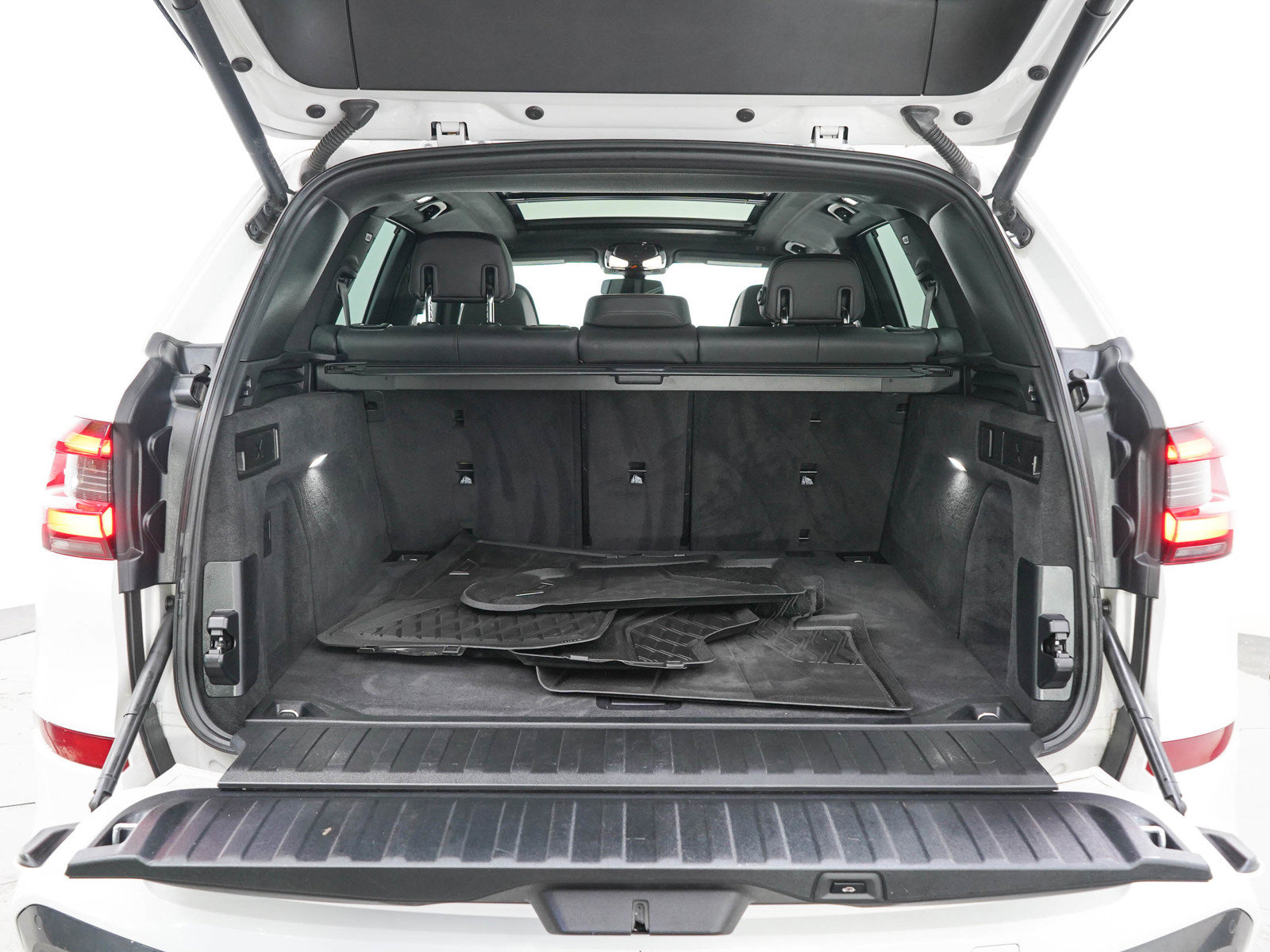 Used 2022 BMW X5 xDrive40i AWD/4WD image 9