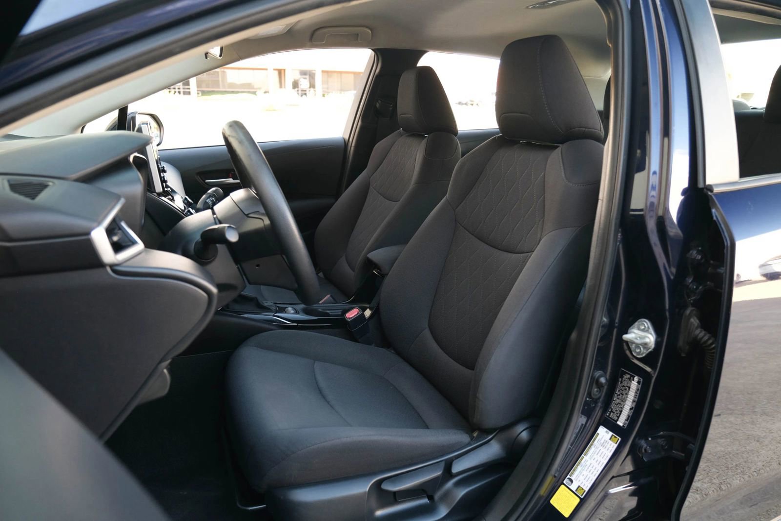 Used 2021 Toyota Corolla LE image 21