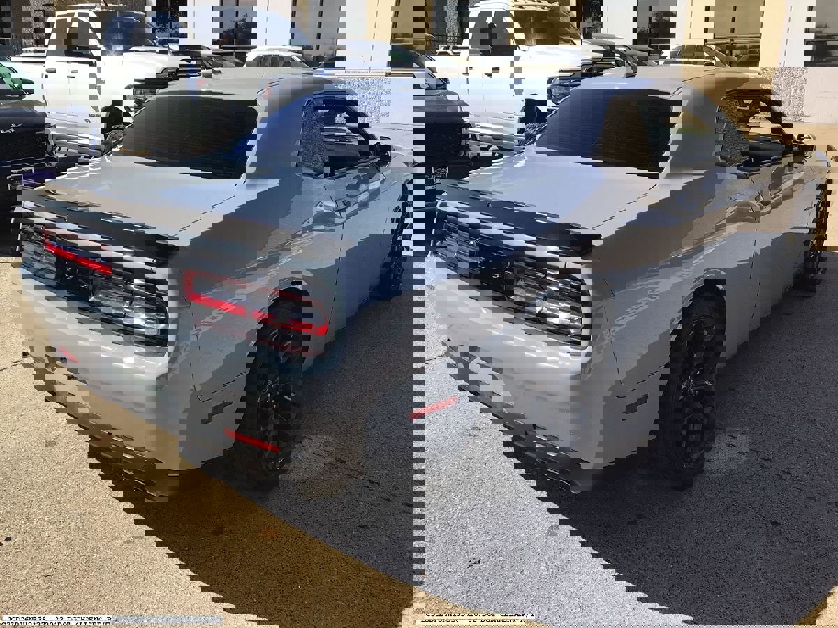 Used 2022 Dodge Challenger R/T w/ Plus Package image 5