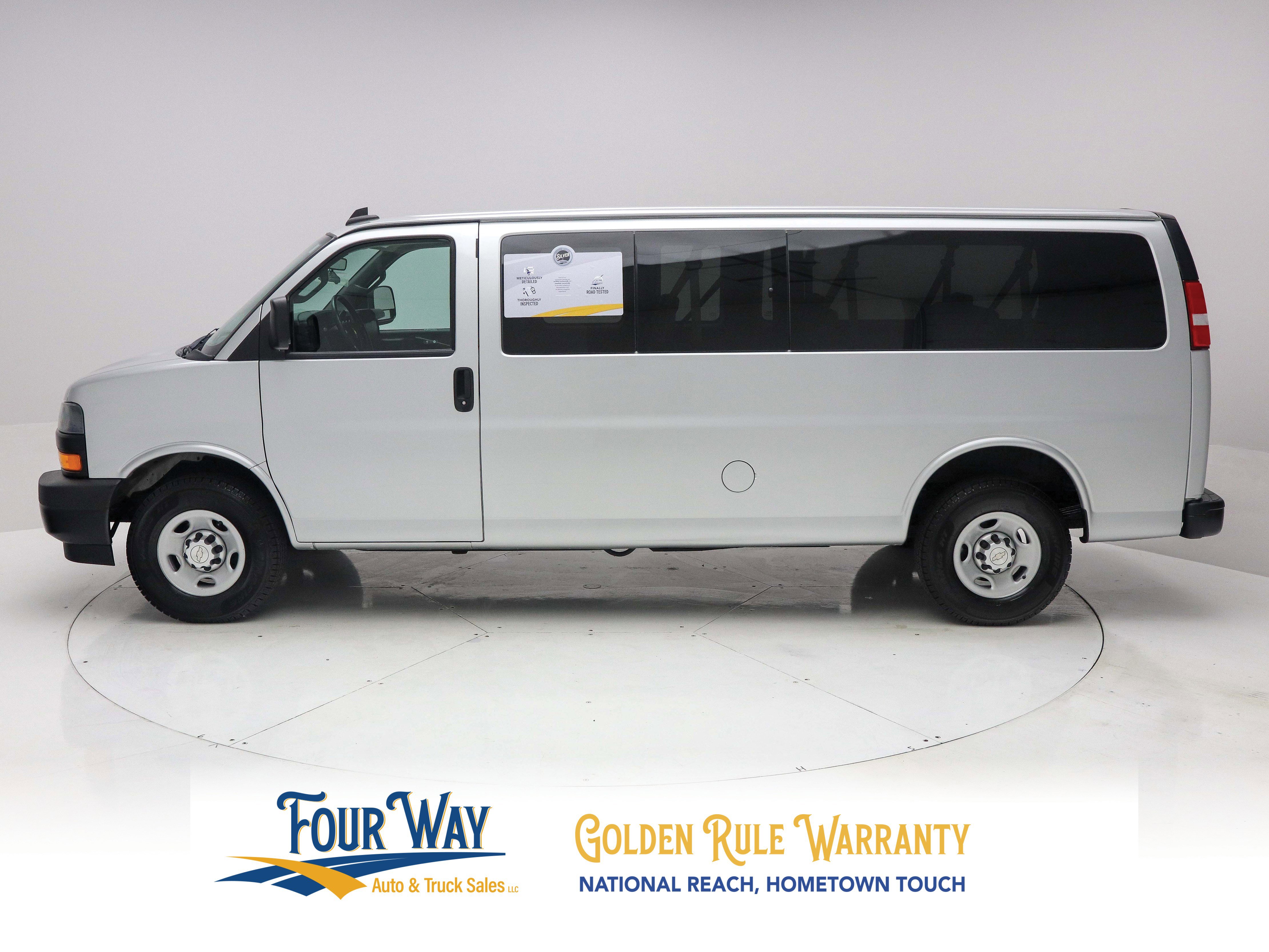Used 2019 Chevrolet Express 3500 LS RWD image 7