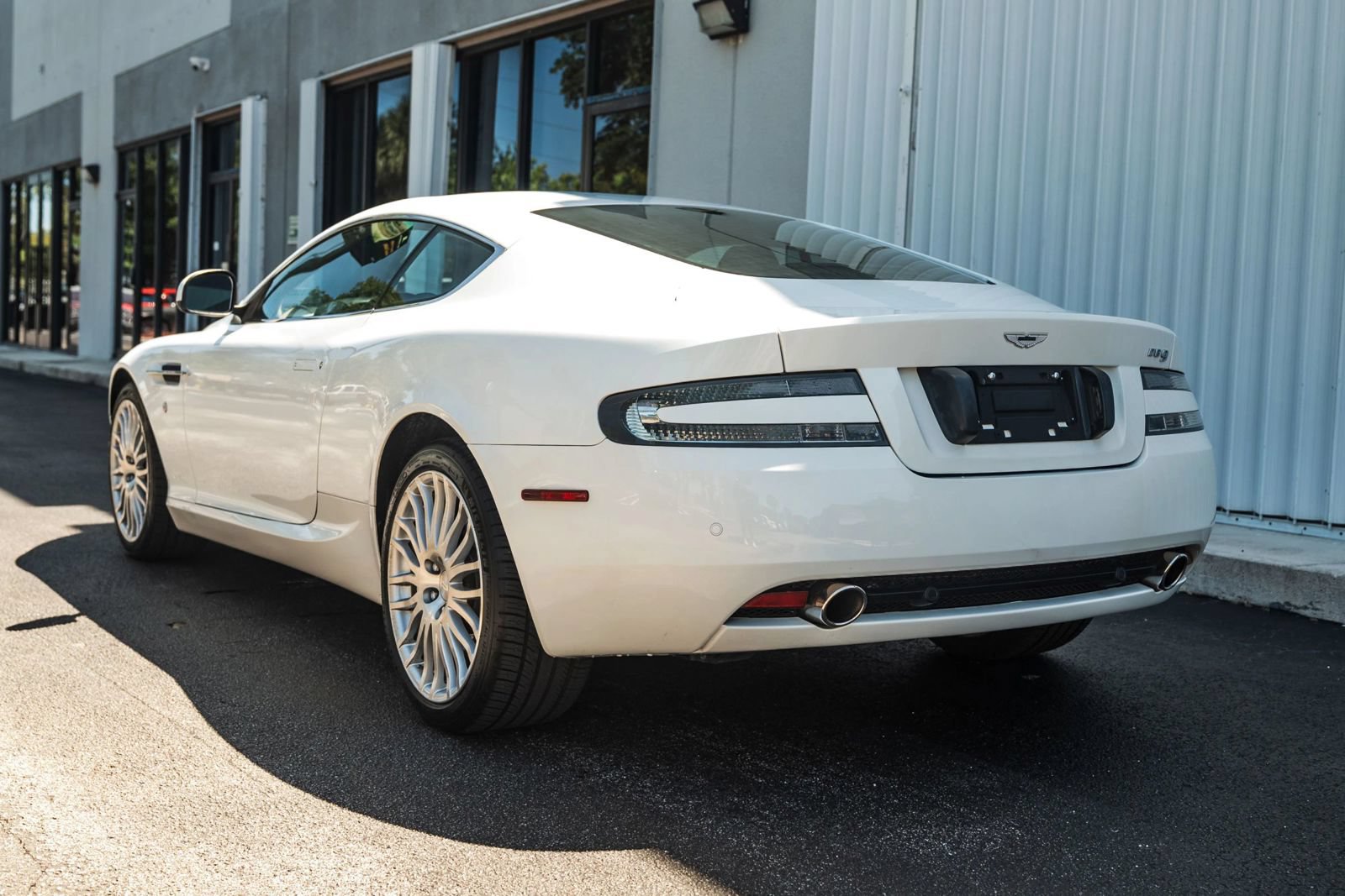 Used 2011 Aston Martin DB9 Coupe RWD image 7