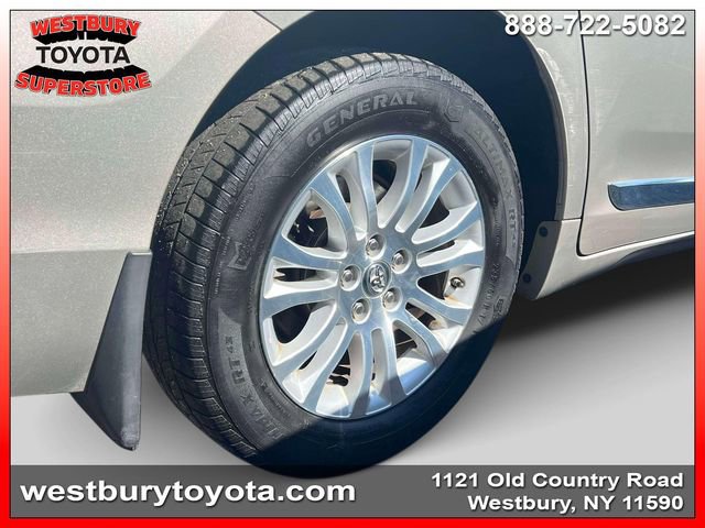 Used 2017 Toyota Sienna XLE w/ XLE Navigation Package image 11