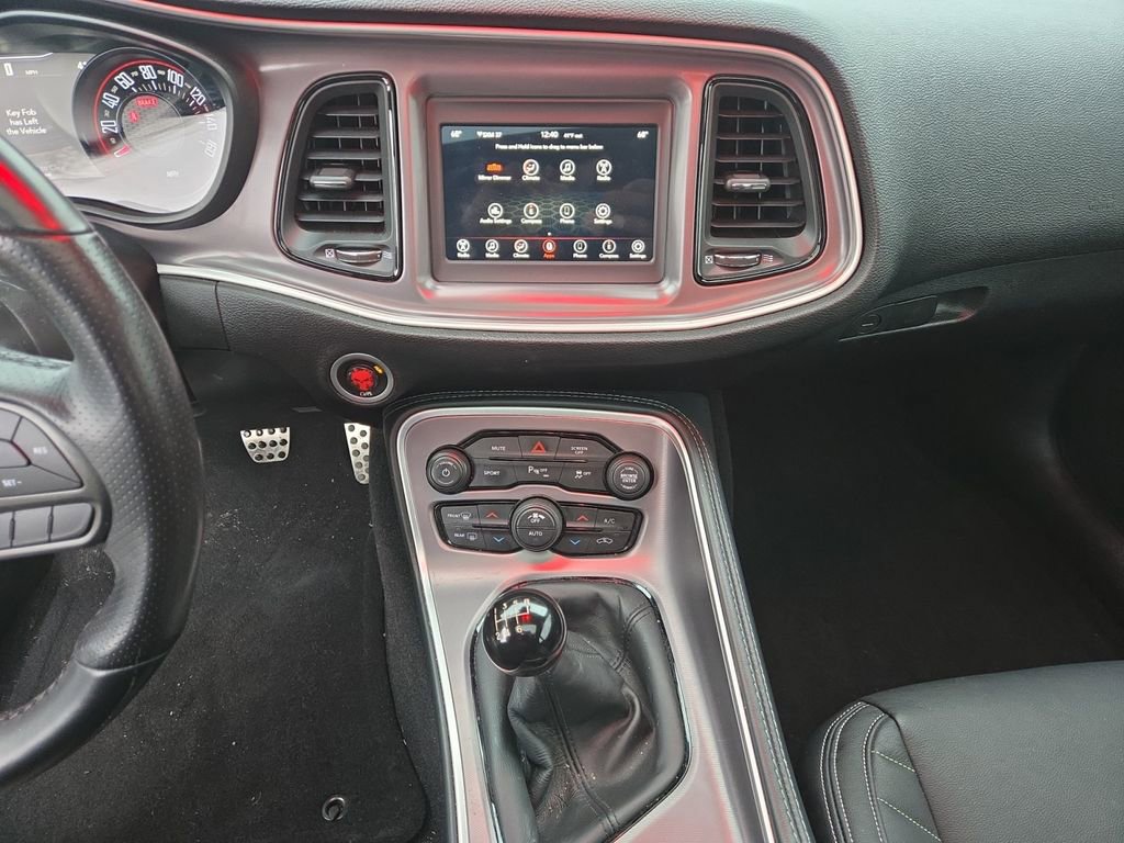 Used 2022 Dodge Challenger R/T w/ Driver Convenience Group image 19