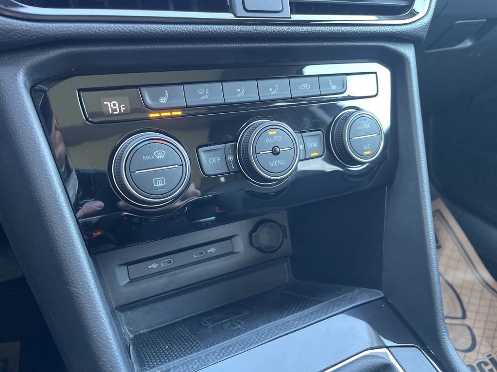 Used 2024 Volkswagen Taos SE image 30