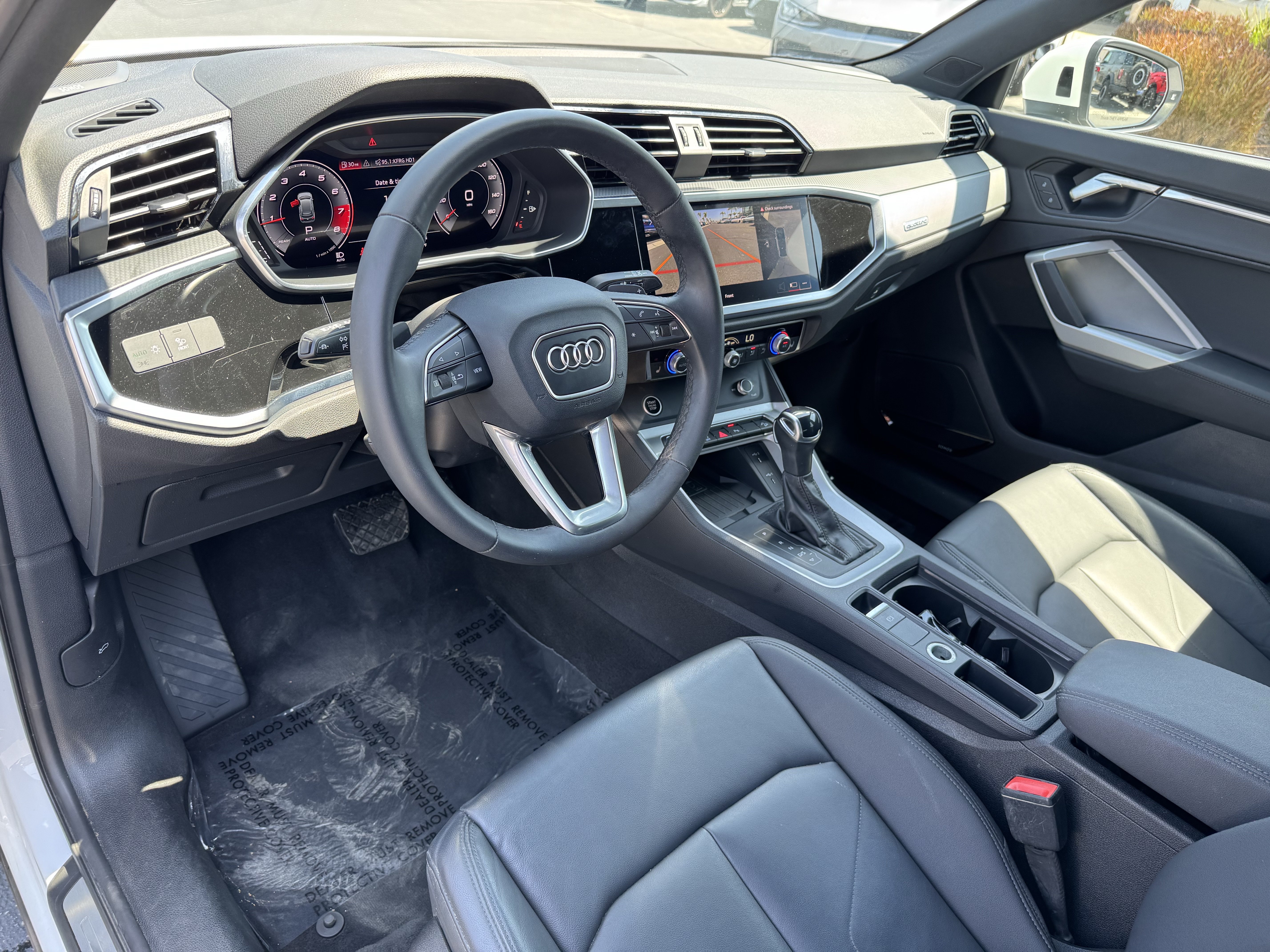 Used 2024 Audi Q3 2.0T Premium Plus w/ Premium Plus Package AWD/4WD image 17