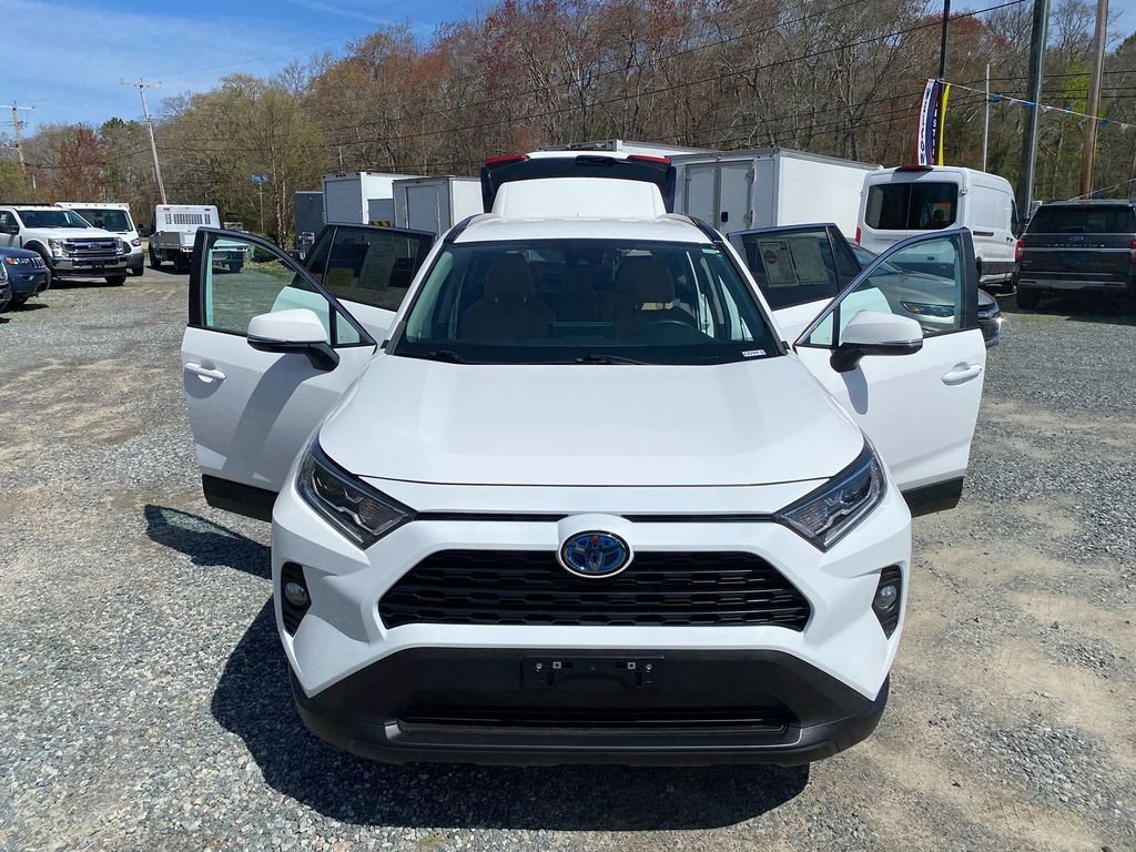 Used 2021 Toyota RAV4 XLE image 27