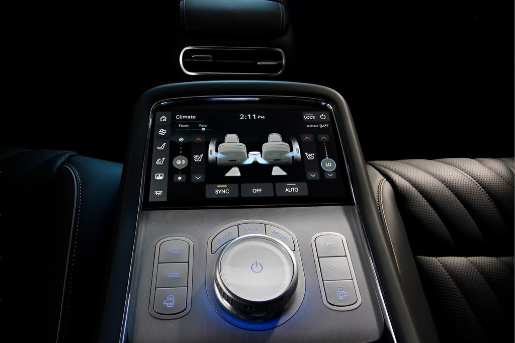 Used 2024 Genesis G90 3.5T image 19