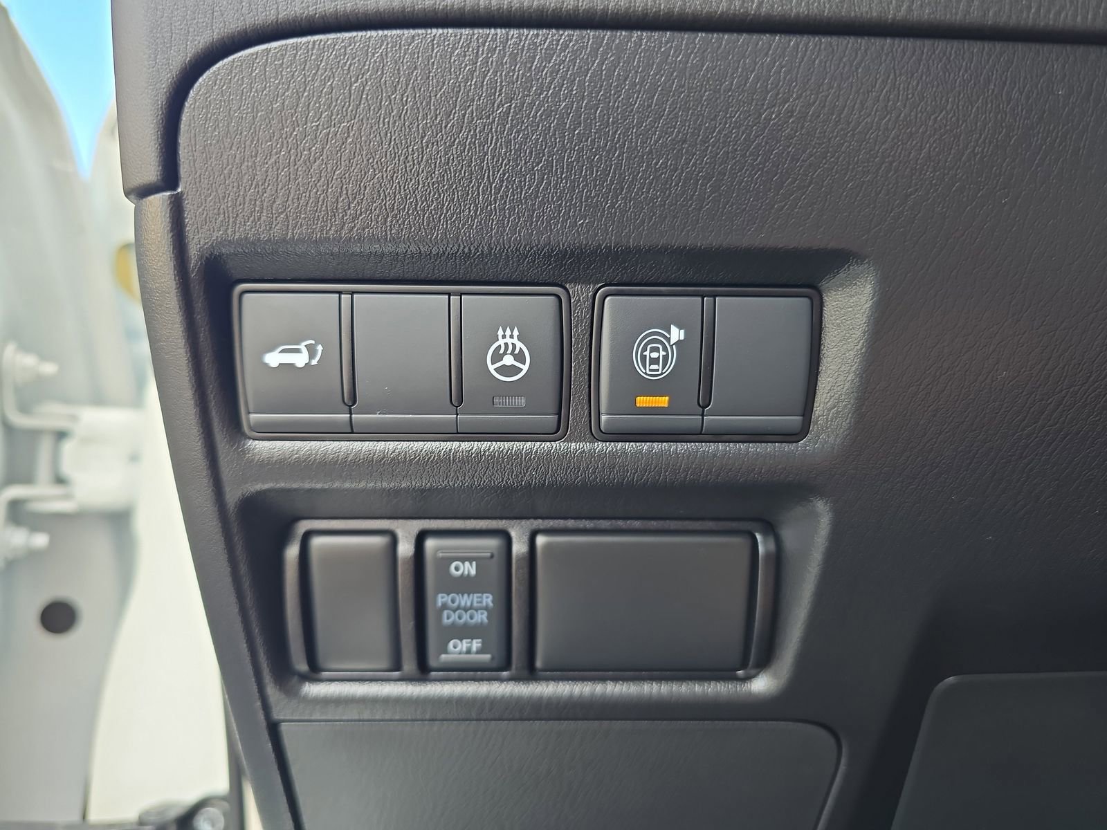 Used 2023 Nissan Armada SL w/ Captain's Chairs Package image 23