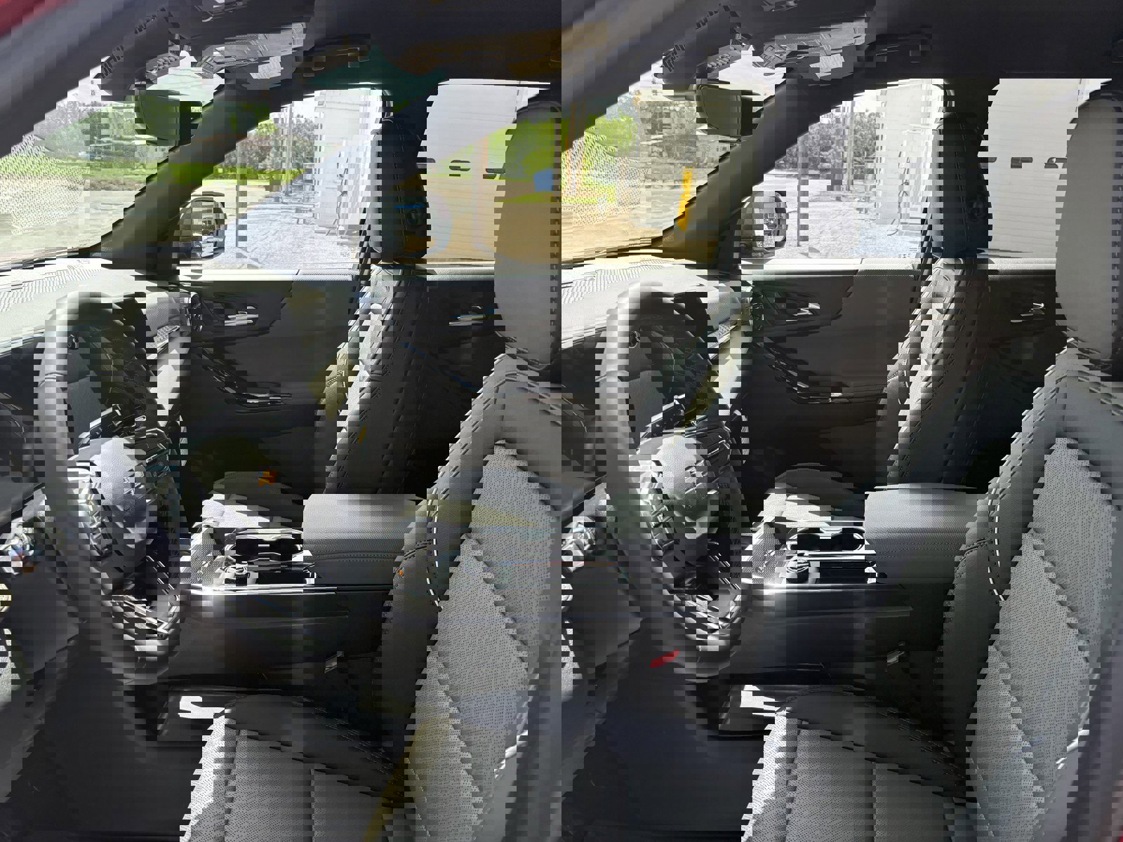 New 2026 Chevrolet Equinox LT w/ Convenience Package II FWD image 12