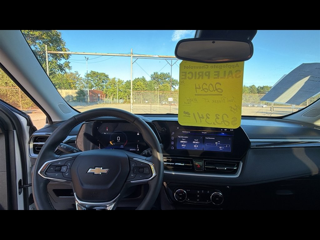 Used 2024 Chevrolet TrailBlazer LT w/ Convenience Package AWD/4WD image 10