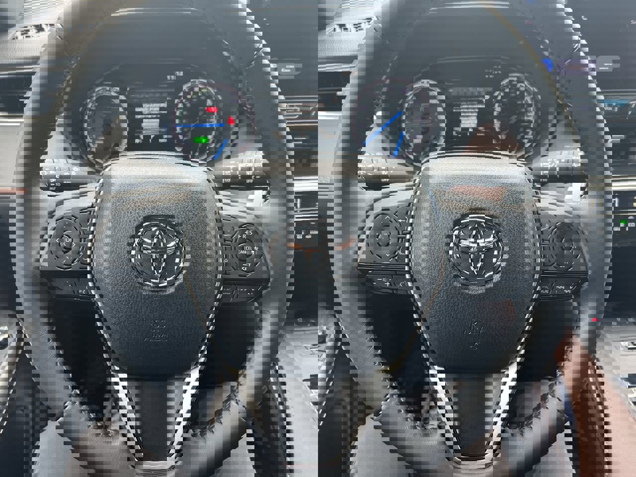 Used 2024 Toyota Venza XLE AWD/4WD image 18